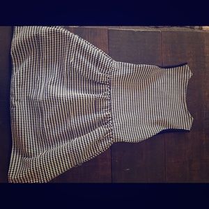 Black and white patterned dress